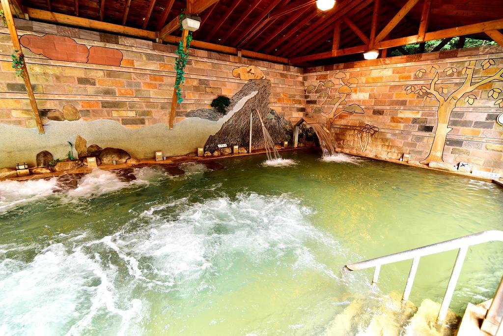 Jenq Yang Hotspring Hotel Renai Eksteriør bilde