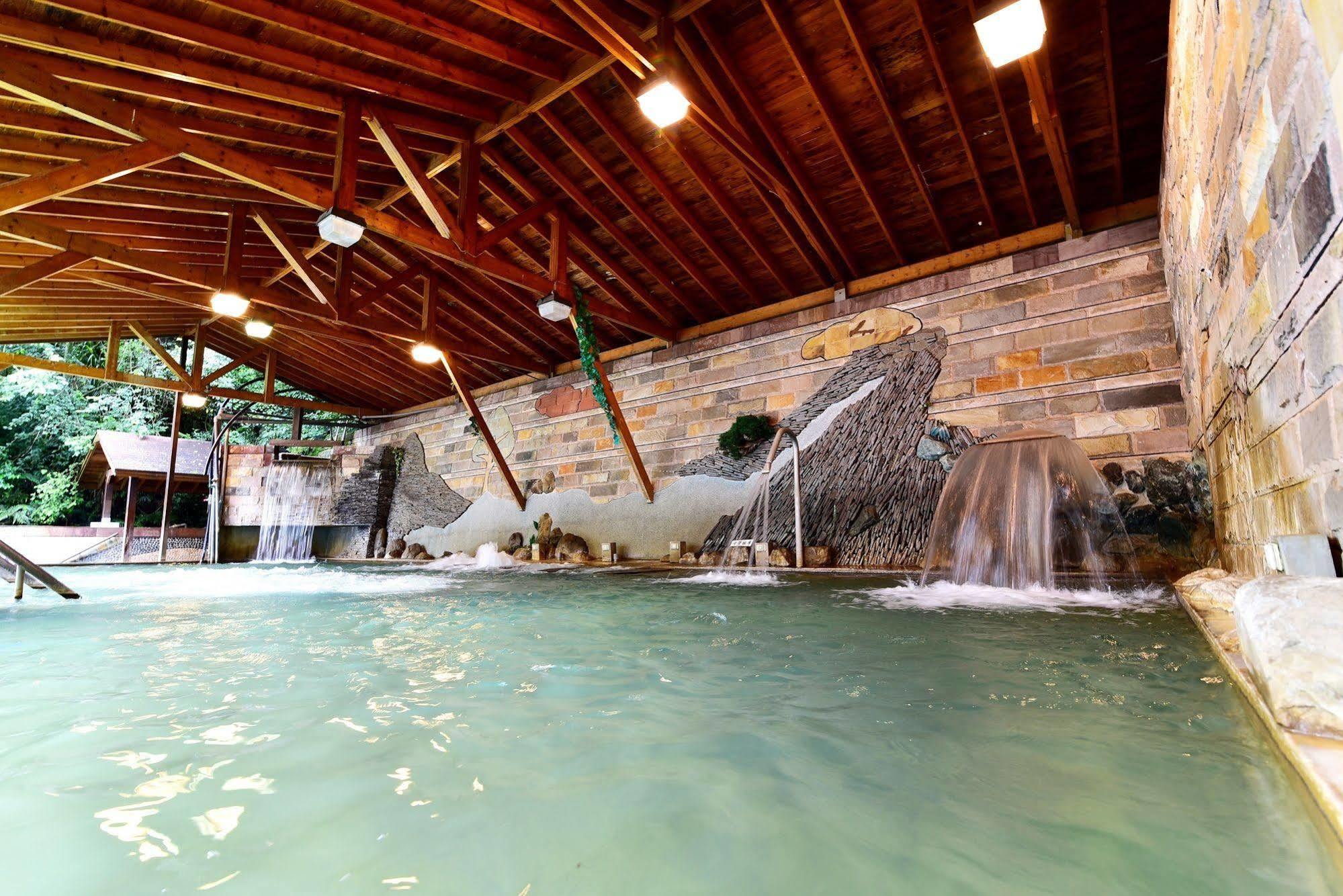 Jenq Yang Hotspring Hotel Renai Eksteriør bilde