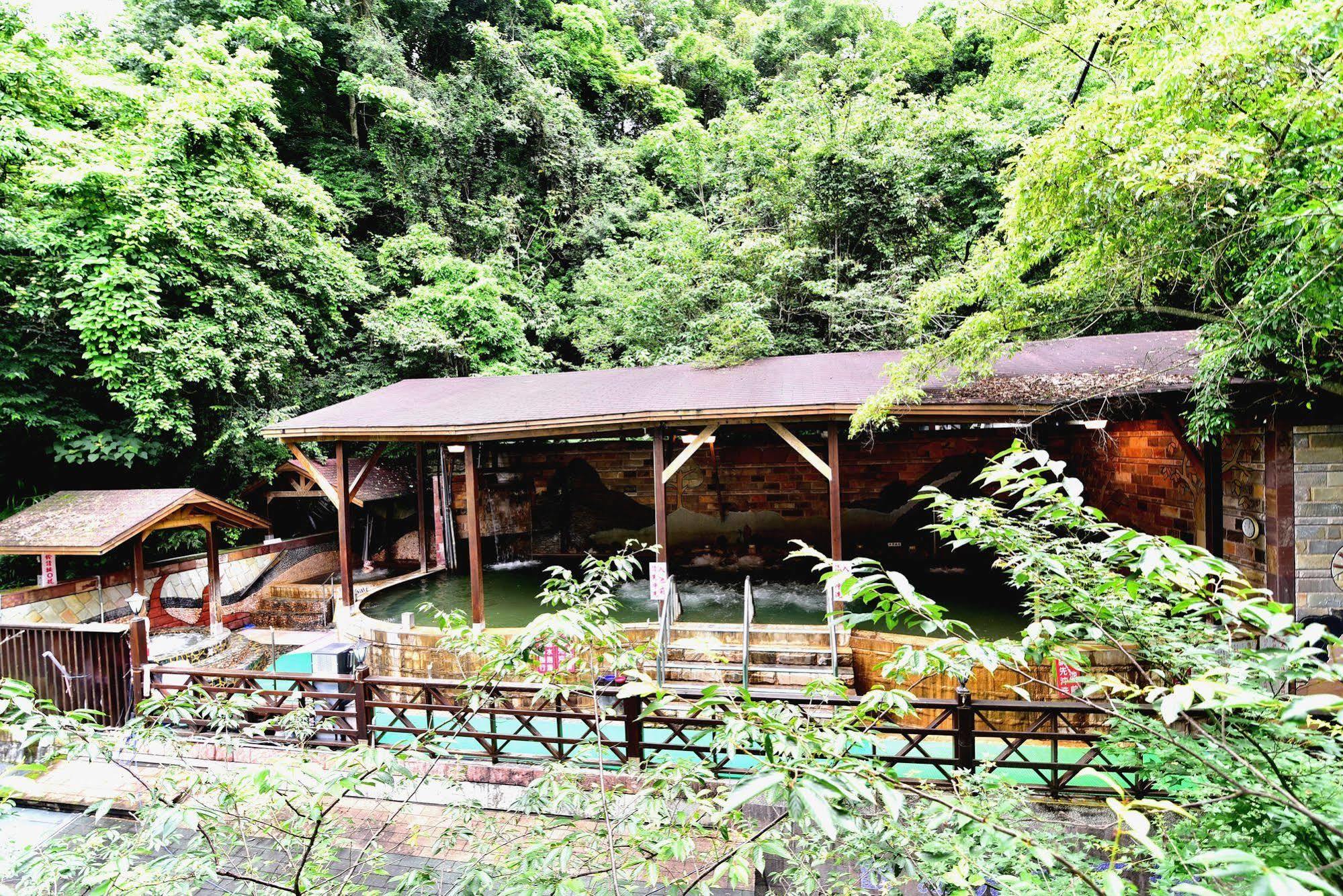 Jenq Yang Hotspring Hotel Renai Eksteriør bilde